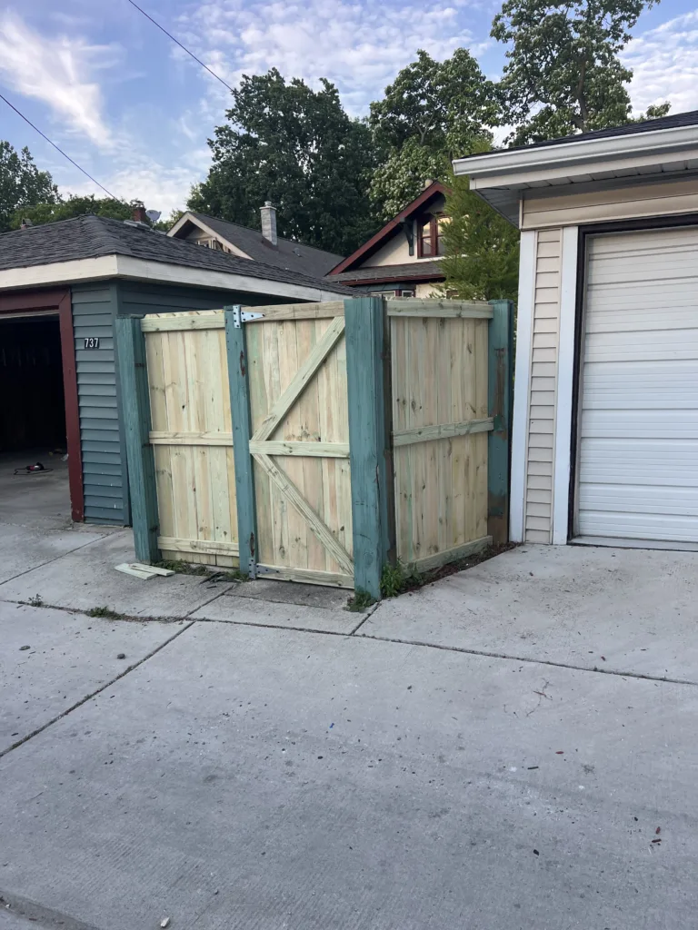 Fence Repair in Chicago: Old Wood Fence Panel Replacement and Gate Rebuild