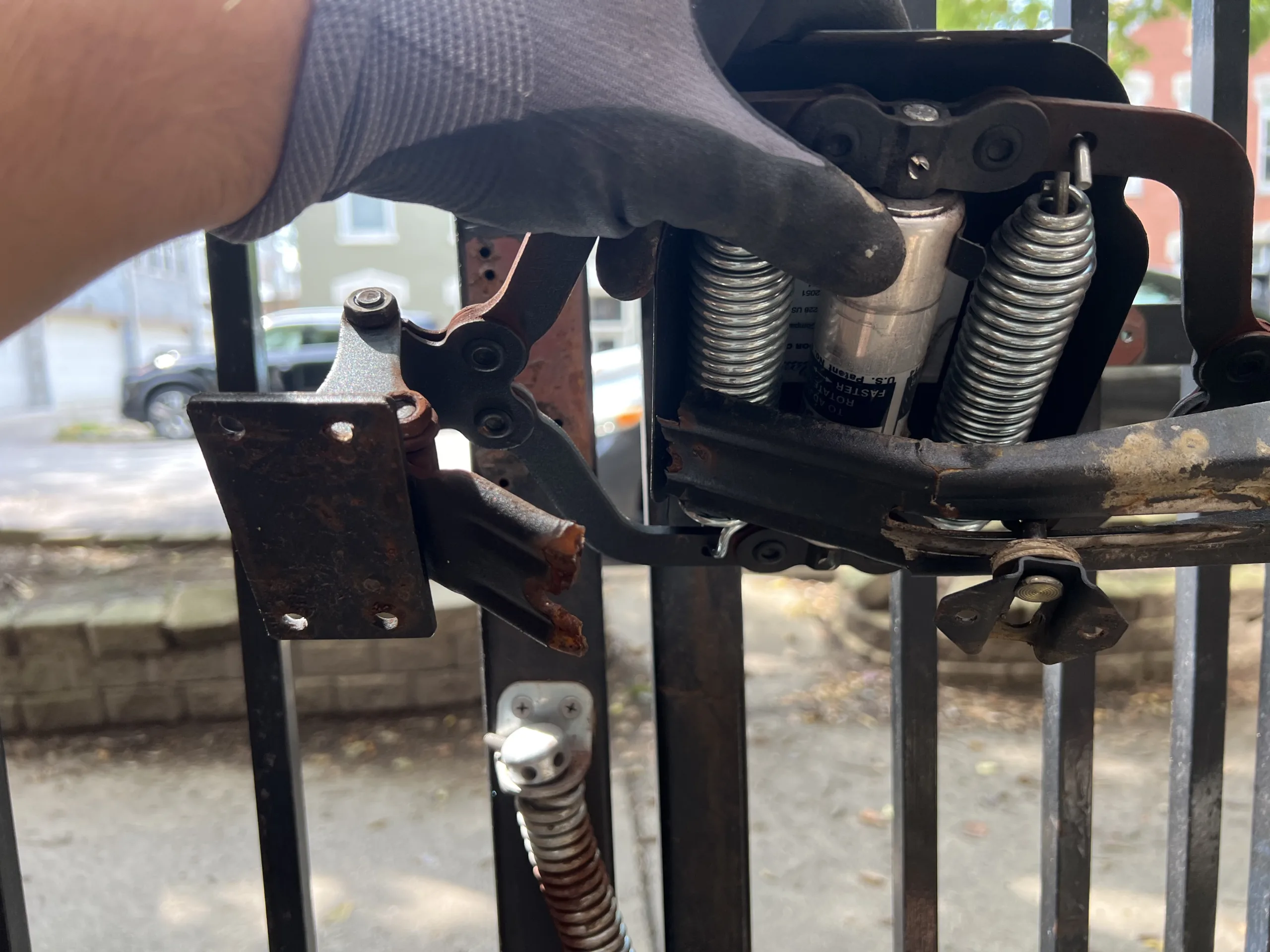 metalgatecloserspringhardwarechicago Handyman Services in Chicago